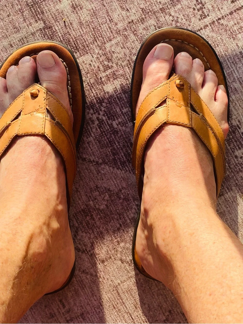 Tommy Bahama Brown Leather Flip-Flops. Size 9